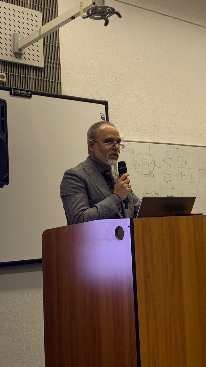 Meeting of Raimed Group General Director Rajeev Kumar with RUDN University students — фото 2