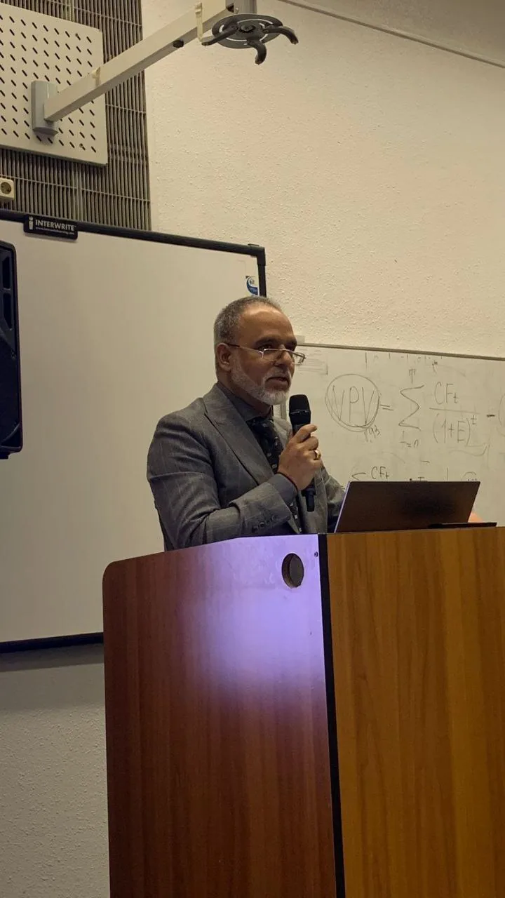 Meeting of Raymed Group General Director Rajeev Kumar with RUDN University students — photo 2
